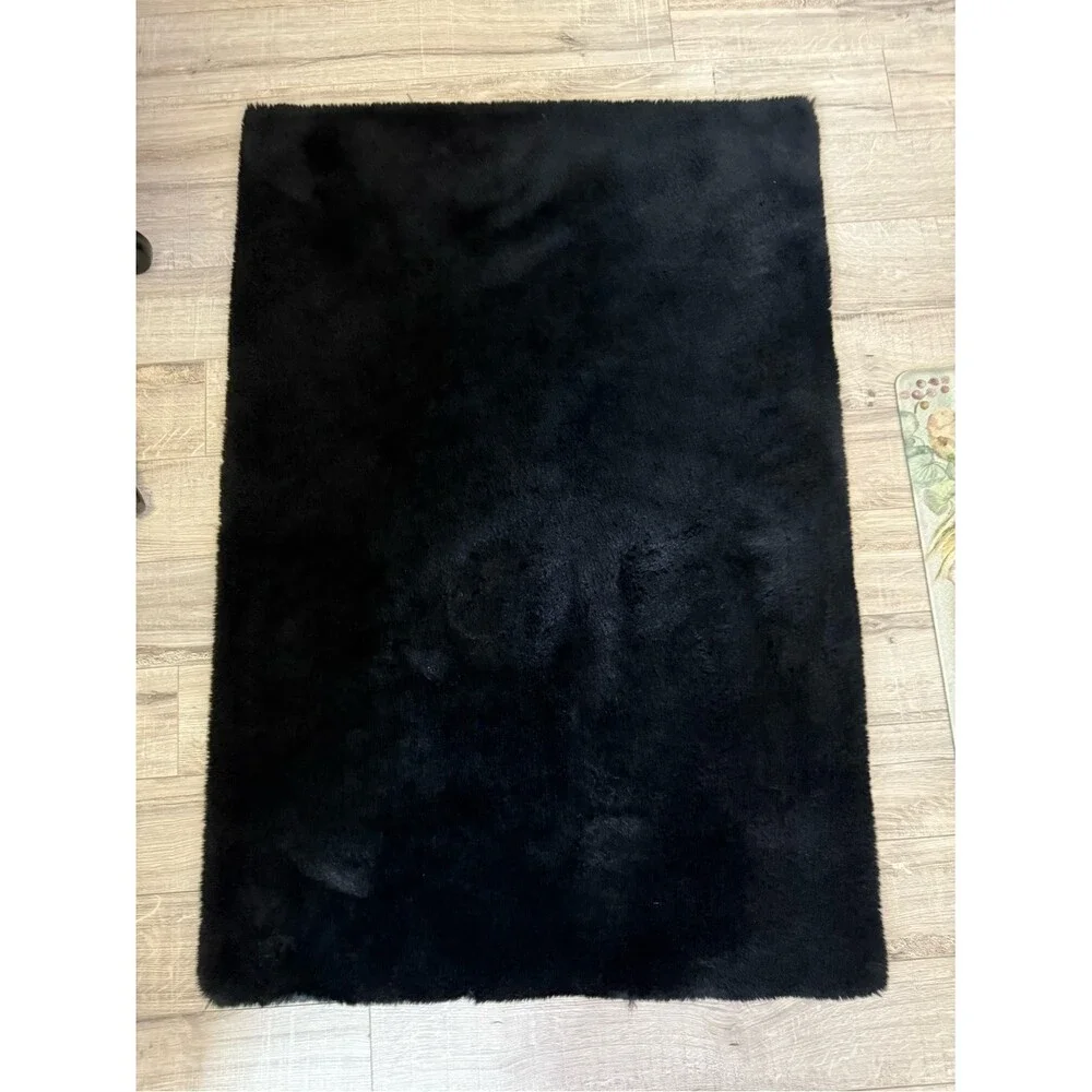 Silhouette homes rug mat faux fur black furry square mat